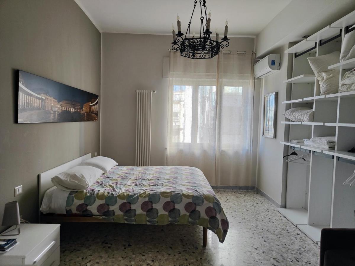 Apartament La Dimora Dell'Avvocato Neapol Zewnętrze zdjęcie