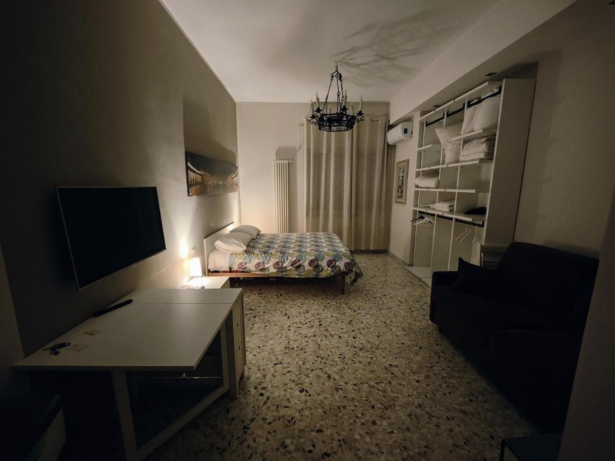 Apartament La Dimora Dell'Avvocato Neapol Zewnętrze zdjęcie