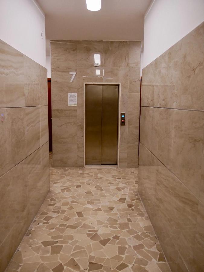 Apartament La Dimora Dell'Avvocato Neapol Zewnętrze zdjęcie