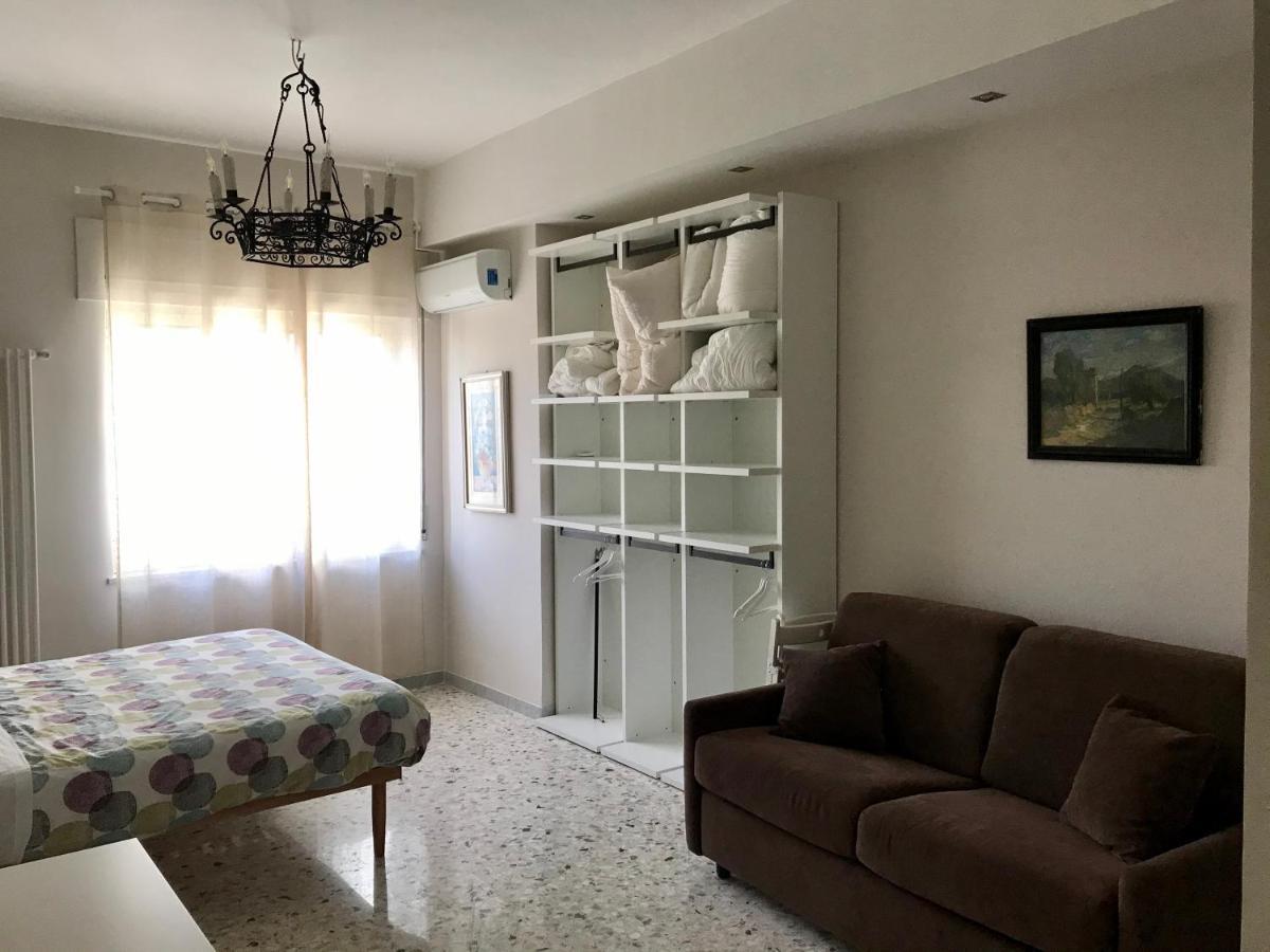 Apartament La Dimora Dell'Avvocato Neapol Zewnętrze zdjęcie