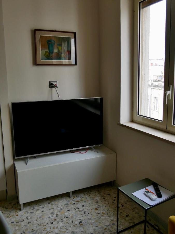 Apartament La Dimora Dell'Avvocato Neapol Zewnętrze zdjęcie